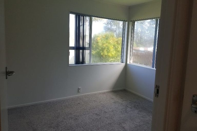 Photo of property in 41 Anich Road, Massey, Auckland, 0614