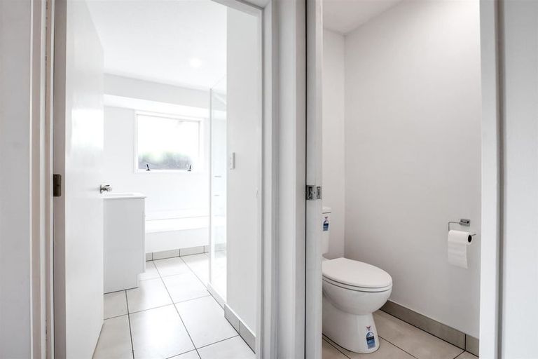 Photo of property in 2/200 Wainoni Road, Avondale, Christchurch, 8061