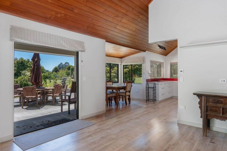 Photo of property in 71 Gillespie Place, Acacia Bay, Taupo, 3385