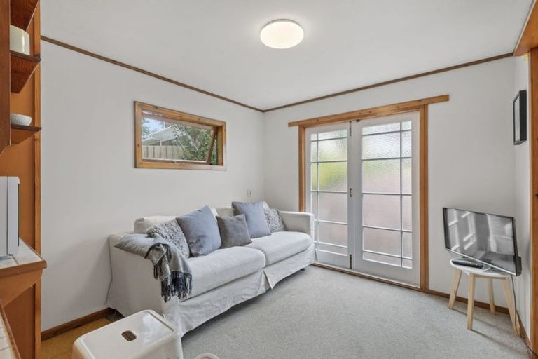 Photo of property in 36 Rangatira Road, Birkenhead, Auckland, 0626