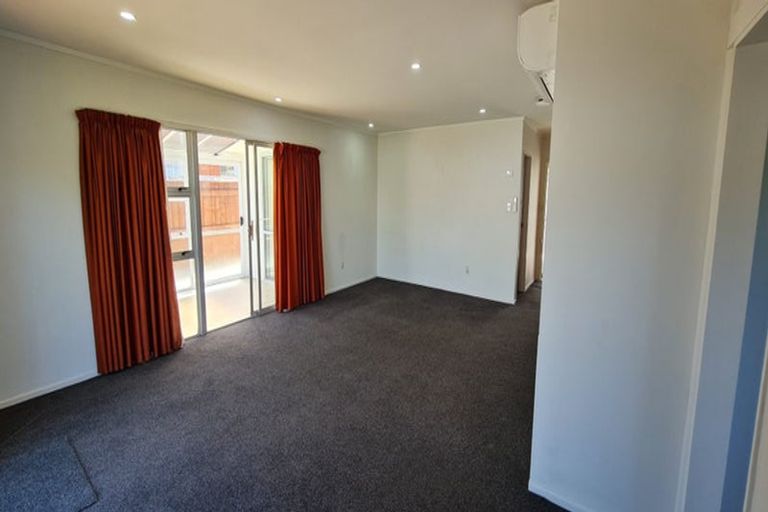 Photo of property in 8a Elizabeth Avenue, Heretaunga, Upper Hutt, 5018