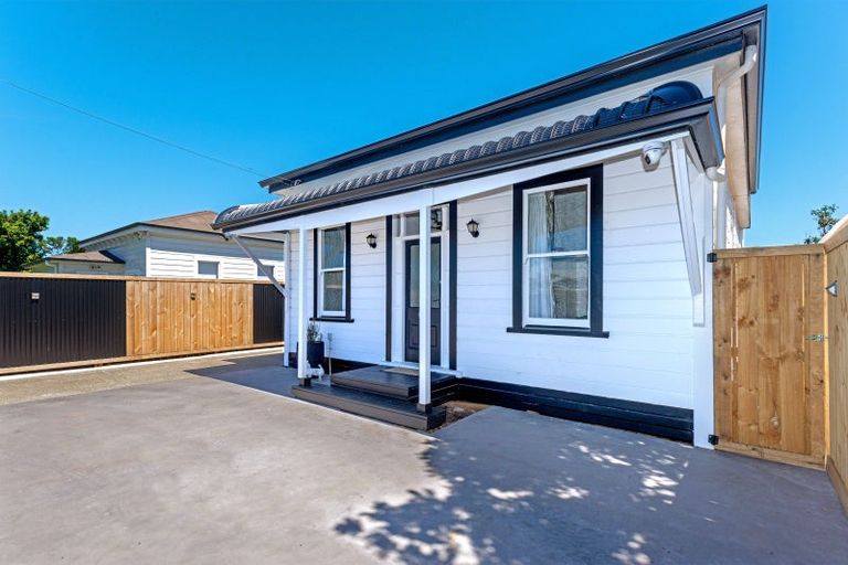 Photo of property in 21 Wellington Street, Te Hapara, Gisborne, 4010