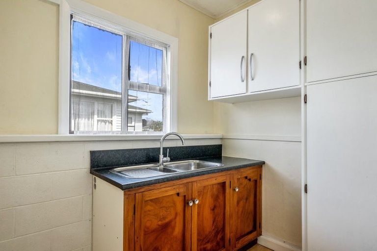 Photo of property in 117 Bartholomew Road, Levin, 5510