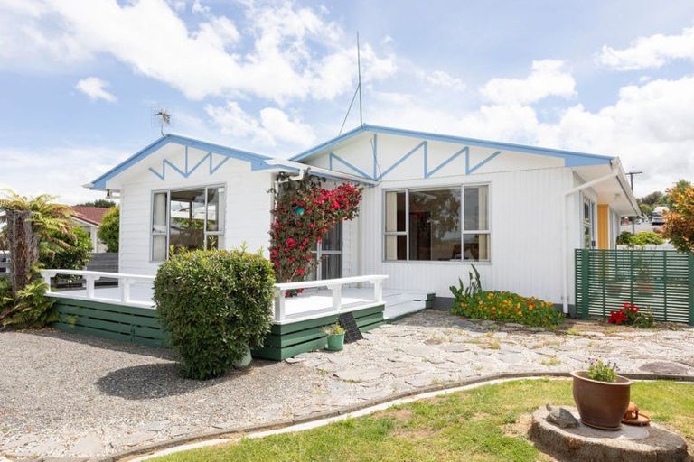 Photo of property in 22 Ries Street, Dannevirke, 4930