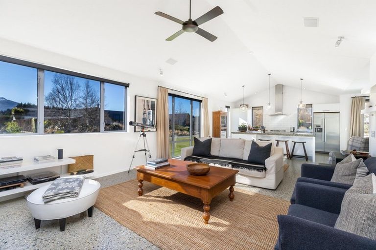 Photo of property in 6 Mathias Terrace, Arthurs Point, Queenstown, 9371