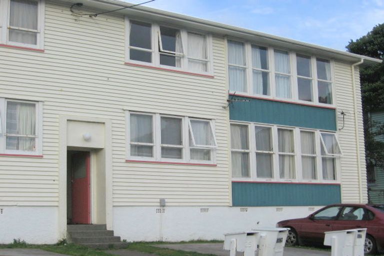 Photo of property in 25 Taiaroa Street, Strathmore Park, Wellington, 6022