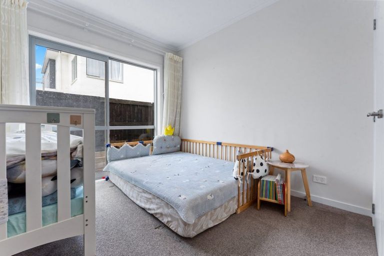 Photo of property in 33 Kanuka Road, Hobsonville, Auckland, 0616