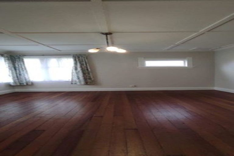 Photo of property in 15 Peverill Crescent, Papatoetoe, Auckland, 2025