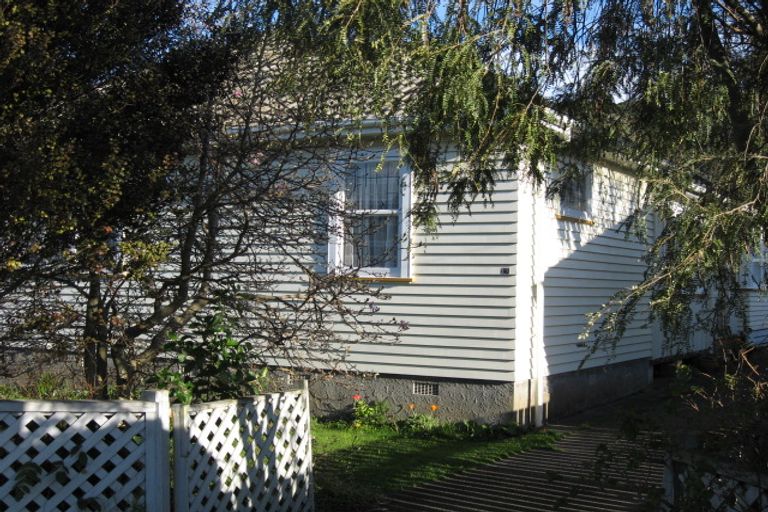 Photo of property in 17 Hay Street, Wainuiomata, Lower Hutt, 5014