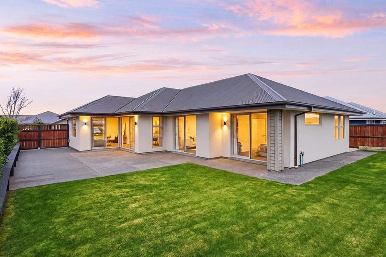 Photo of property in 22 Highgate Drive, Rangiora, 7400