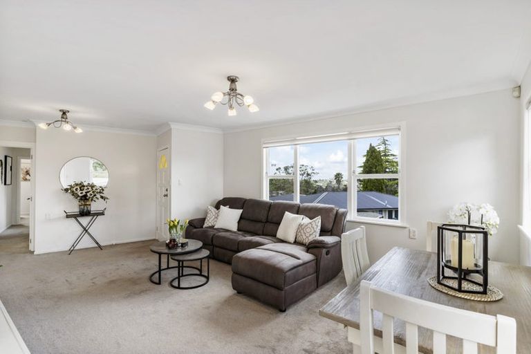 Photo of property in 1/37 Roberts Road, Glenfield, Auckland, 0629