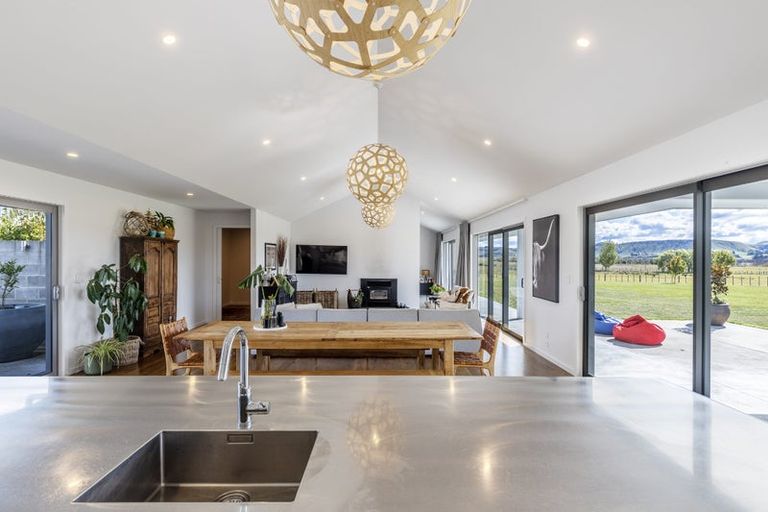 Photo of property in 470 Porangahau Road, Waipukurau, 4282