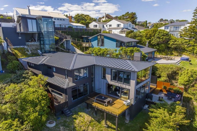 Photo of property in 14 Shalimar Crescent, Khandallah, Wellington, 6035