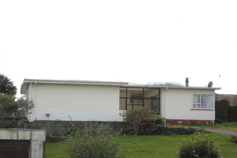 Photo of property in 102 Omata Road, Marfell, New Plymouth, 4310