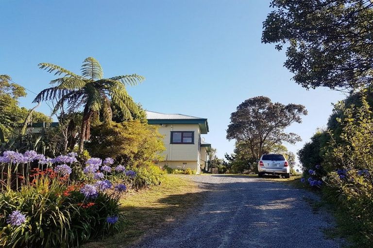 Photo of property in 2 Akatea Road, Korokoro, Lower Hutt, 5012