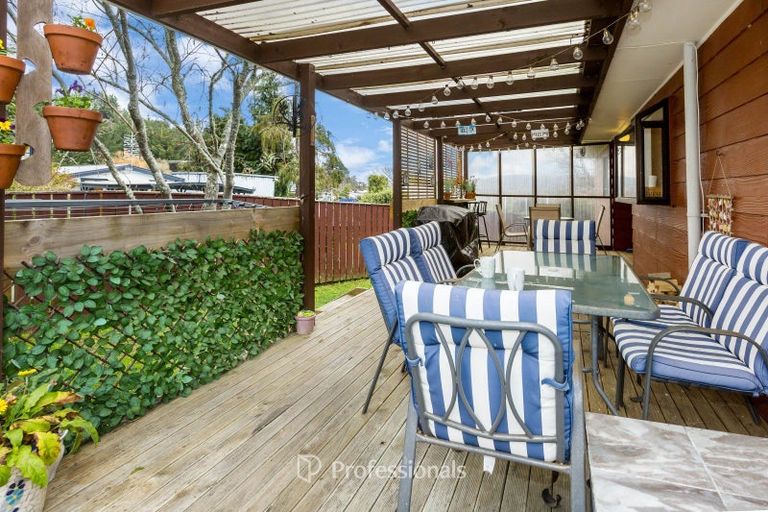 Photo of property in 11 Monarch Grove, Maoribank, Upper Hutt, 5018