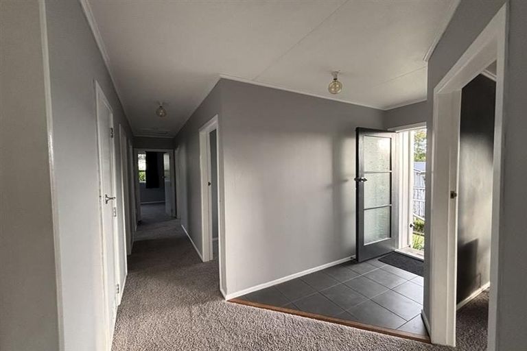 Photo of property in 40 Cumberland Street, Merrilands, New Plymouth, 4312