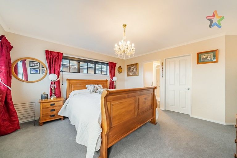 Photo of property in 44 Arahiwi Grove, Tirohanga, Lower Hutt, 5010