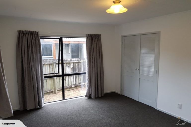 Photo of property in 15 Barbados Drive, Unsworth Heights, Auckland, 0632