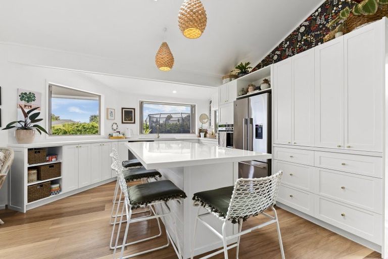 Photo of property in 18a Russell Drive, Oakura, 4314