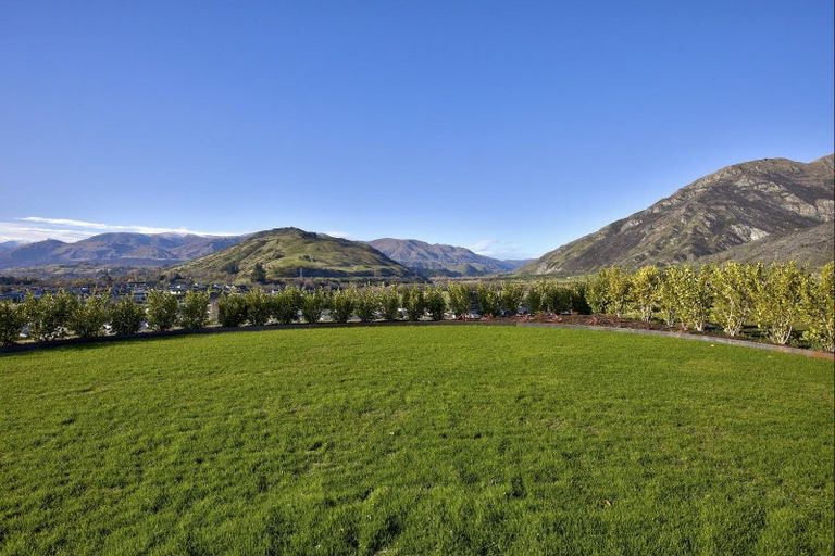 Photo of property in Kawarau Heights, 76 Kawarau Heights Boulevard, Lake Hayes, Queenstown, 9304