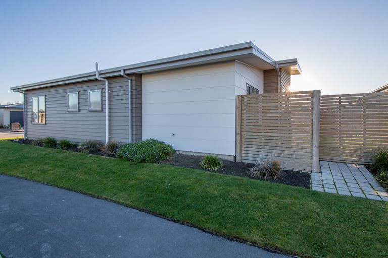 Photo of property in 2 Cable Lane, Halswell, Christchurch, 8025