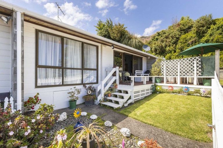 Photo of property in 14a Ambury Place, Merrilands, New Plymouth, 4312