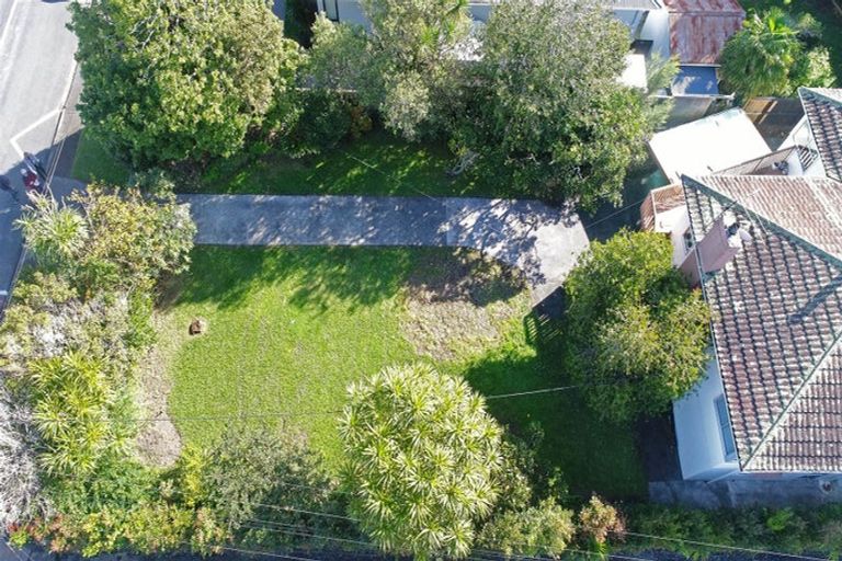 Photo of property in 5 Renata Crescent, Te Atatu Peninsula, Auckland, 0610
