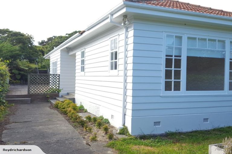 Photo of property in 93 Karori Road, Karori, Wellington, 6012