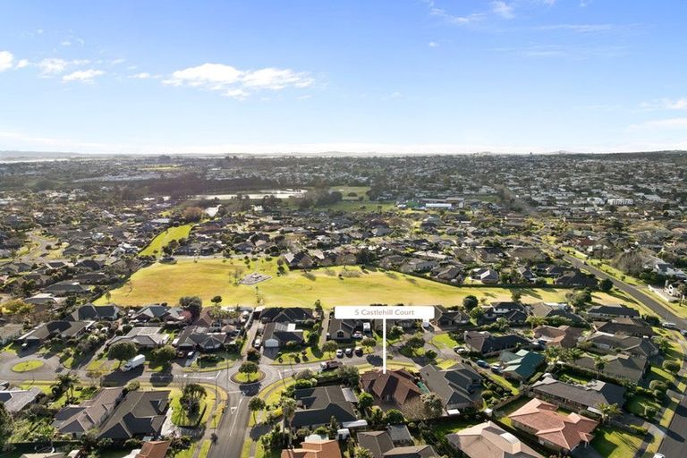 Photo of property in 5 Castlehill Court, Wattle Downs, Auckland, 2103