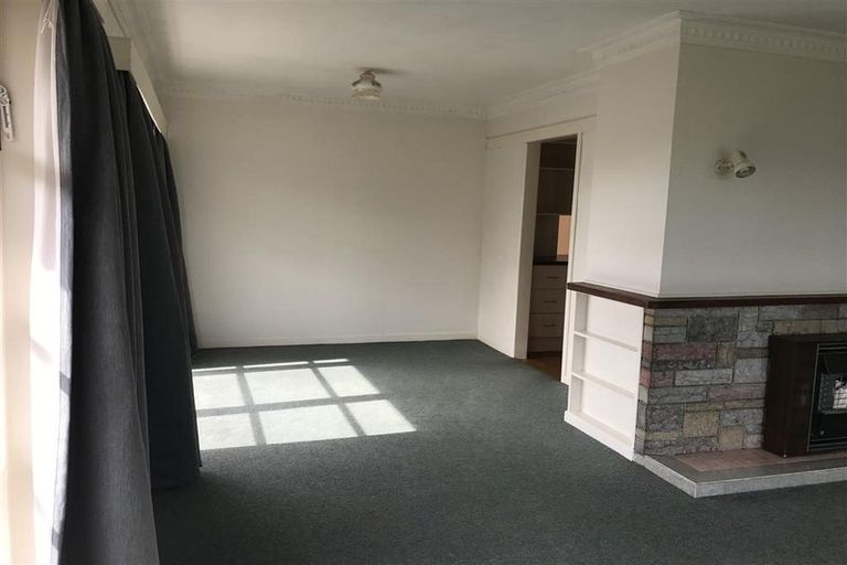 Photo of property in 136 Great South Road, Takanini, 2112