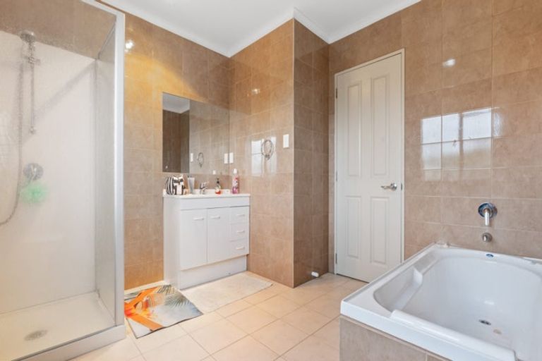 Photo of property in 42 Peninsula Road, Mangere, Auckland, 2022