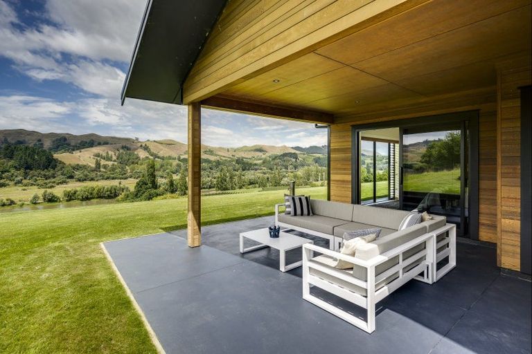 Photo of property in 103 Matangi Road, Kahuranaki, Havelock North, 4294