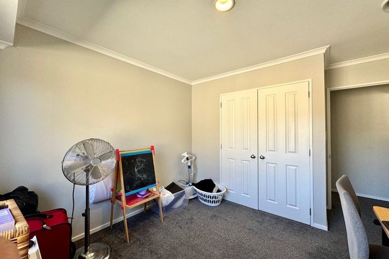 Photo of property in 12 Mellefont Close, East Tamaki Heights, Auckland, 2016