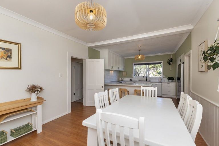 Photo of property in 11 Tiromoana Road, Raumati South, Paraparaumu, 5032