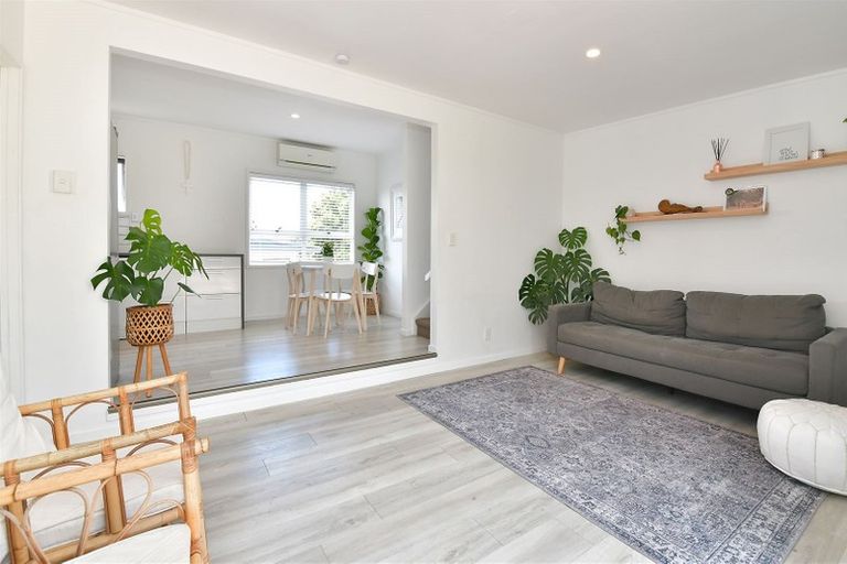 Photo of property in 52b Bay Street, Red Beach, 0932