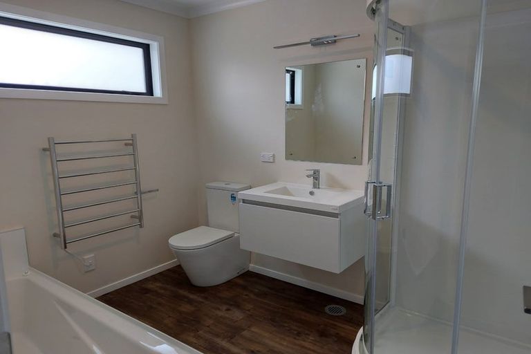 Photo of property in 18c Royal Street, Upper Hutt Central, Upper Hutt, 5018