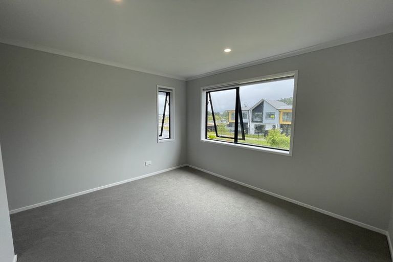 Photo of property in 74 Papatupu Way, Kumeu, 0810