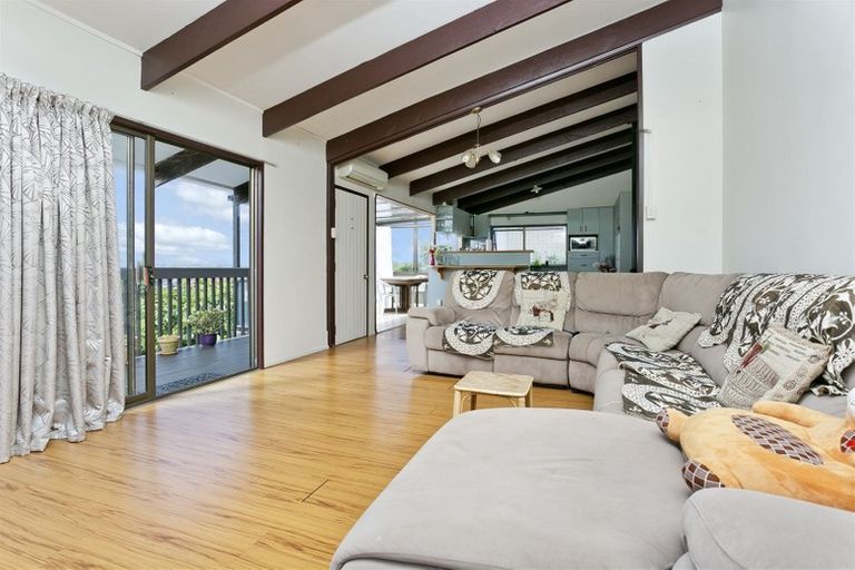 Photo of property in 449 Glenfield Road, Glenfield, Auckland, 0629