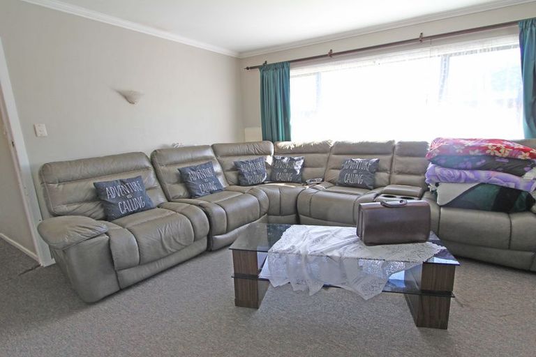 Photo of property in 17 Hyde Street, Manurewa East, Auckland, 2102