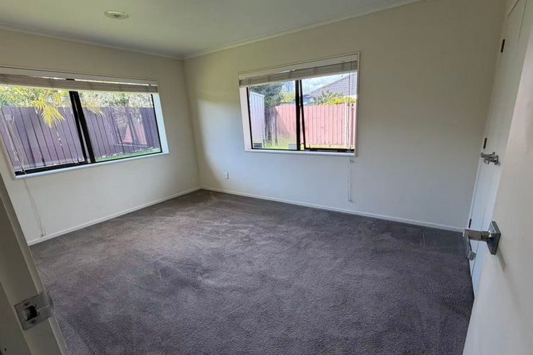 Photo of property in 163 Walter Strevens Drive, Conifer Grove, Takanini, 2112