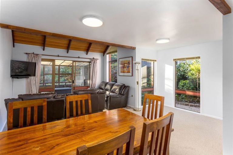 Photo of property in 2/2 Ambleside Drive, Burnside, Christchurch, 8053