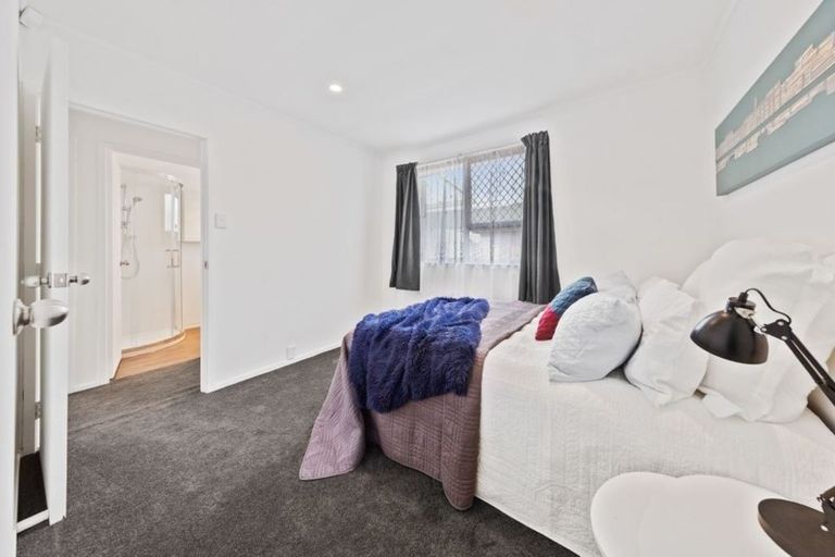 Photo of property in 2/9 Dreifuss Place, Mangere East, Auckland, 2024