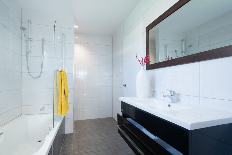 Photo of property in 1/283 Royal Road, Massey, Auckland, 0614