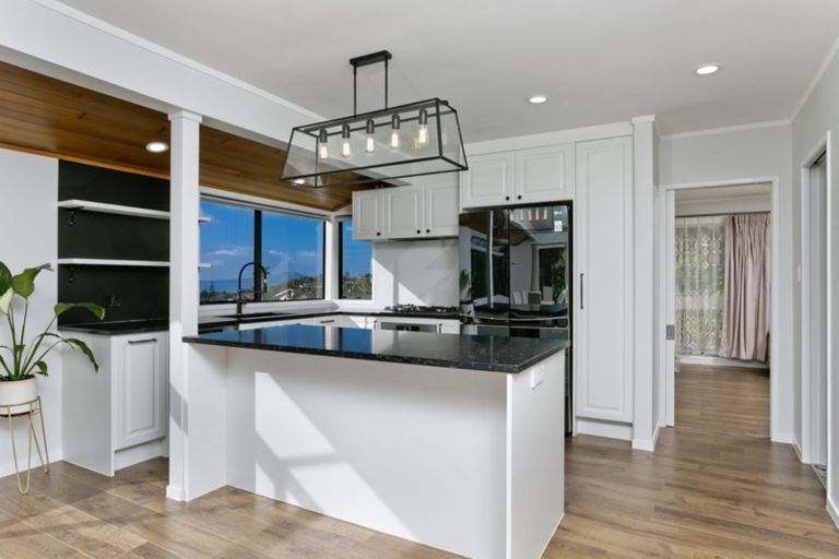 Photo of property in 43 Wyoming Avenue, Murrays Bay, Auckland, 0630