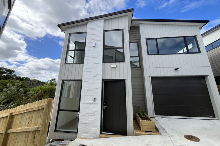 Photo of property in 10d Mantra Road, Massey, Auckland, 0614