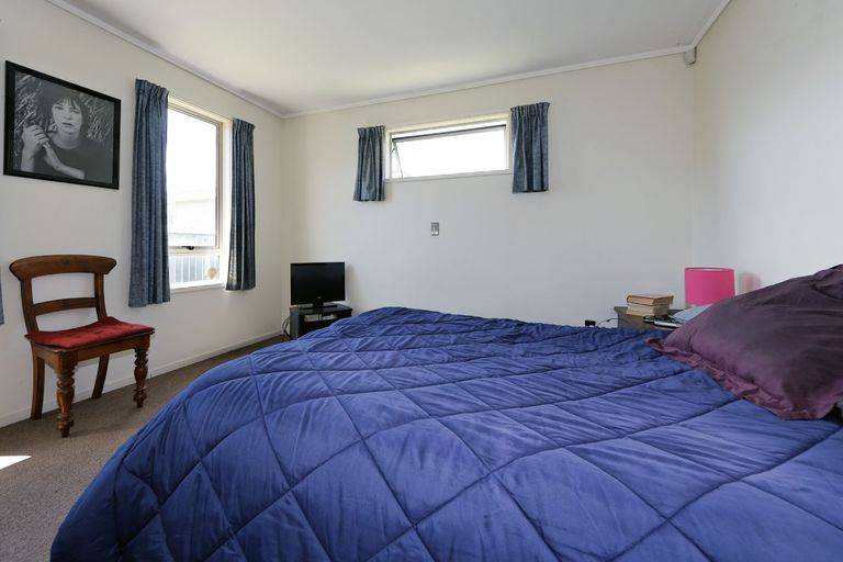 Photo of property in 16 Woodglen Road, Glen Eden, Auckland, 0602