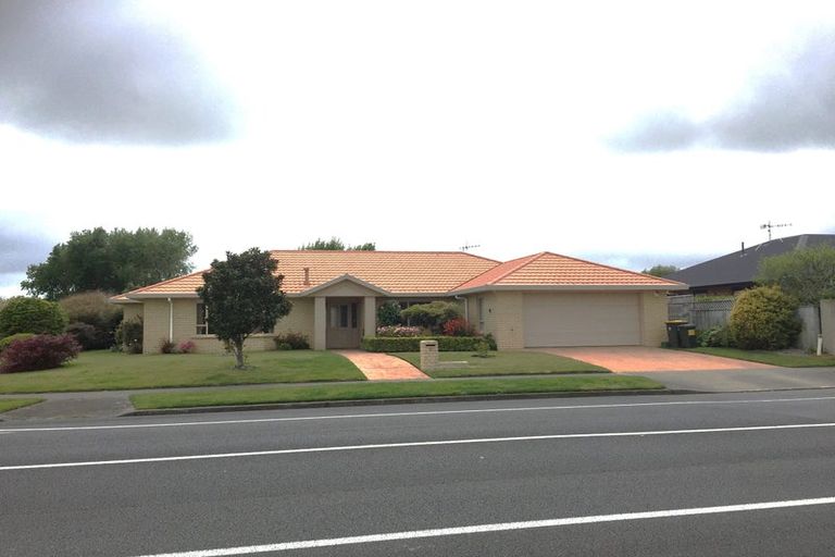 Photo of property in 2 Terry Lane, Paraparaumu Beach, Paraparaumu, 5032