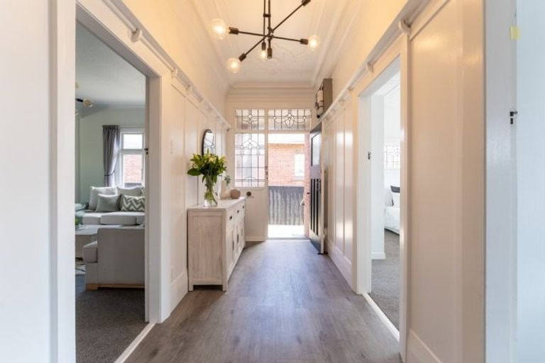 Photo of property in 33 Beach Street, Saint Clair, Dunedin, 9012