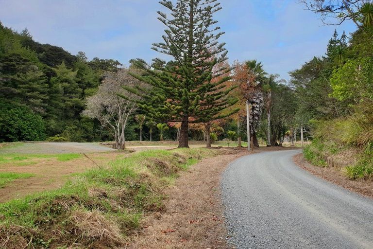 Photo of property in 42 Coxhead Creek Road, Whangateau, 0985